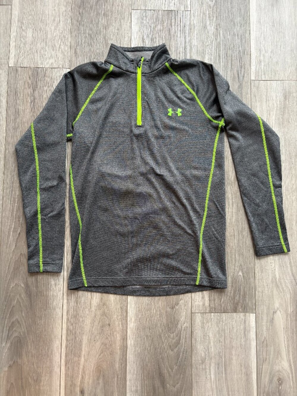Under Armour Men’s Medium Grey Quarter Zip Pullover